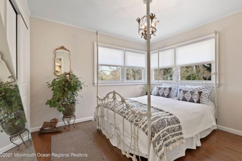 26 Iler Dr, Middletown NJ 07748-3322 exterior