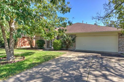 7907 Elkhorn Mountain Trl, Austin TX  78729-6428 exterior