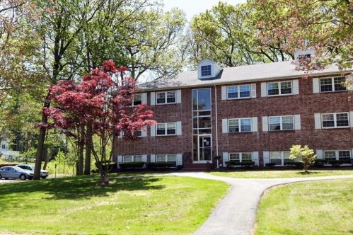 50 Farrwood Ave, North Andover, MA 01845-4420