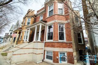 3727 Bosworth Ave, Chicago IL  60613-3605 exterior