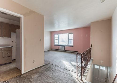 6 Lincoln Gdns, Lake Hiawatha NJ  07034-2406 exterior