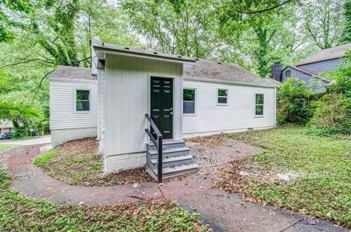 2935 Harlan Dr, Atlanta GA  30344-3705 exterior