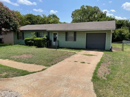 404 Heron St, Denison TX  75020-6320 exterior