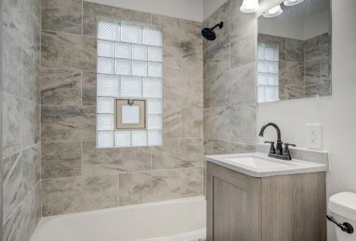 7800 Palmetto Ave, Milwaukee WI  53218-3750 exterior