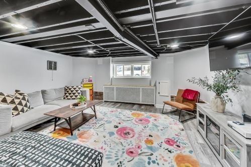 5327 Oakdale Ave, Chicago IL 60657-8139 exterior