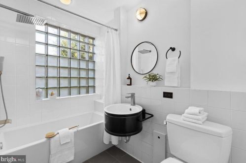 5171 Macarthur Blvd, Washington DC 20016-3315 exterior