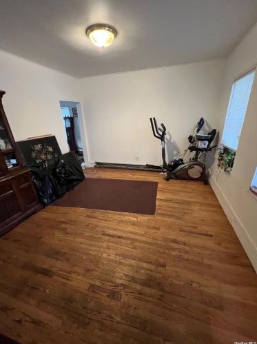 70 8th Ave, Huntington Station, NY 11746-2210