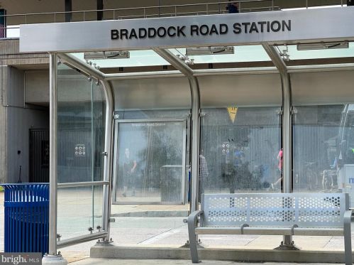 18 Masonic Vw Ave, Alexandria VA 22301-2204 exterior