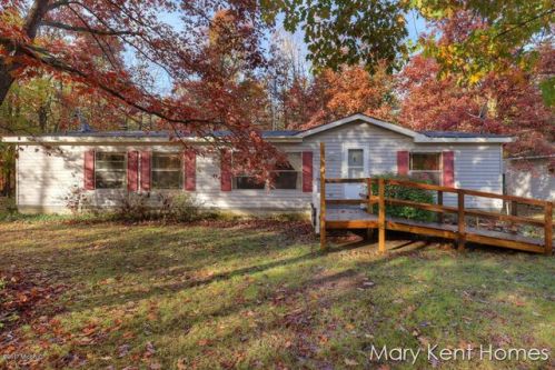 10465 Green Ave, Grant, MI 49327-9750