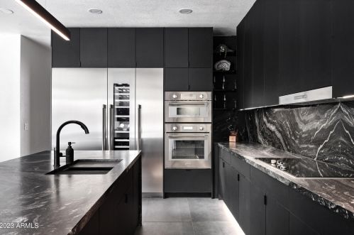 6264 31st Way, Phoenix AZ  85016-2327 exterior