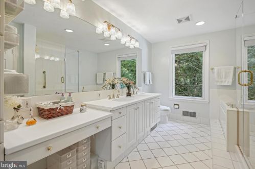 11008 Stanmore Dr, Rockville MD exterior