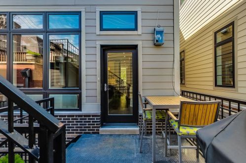 3619 Hermitage Ave, Chicago IL 60613-3506 exterior