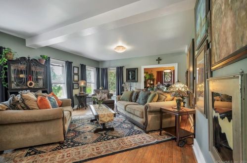 139 Church St, Seymour CT 06483-2503 exterior