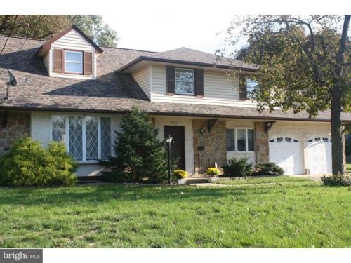 302 Plantation Dr, Riverton NJ  08077-4308 exterior