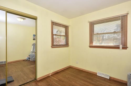 5606 Prt Ave, Milwaukee WI 53223-4121 exterior