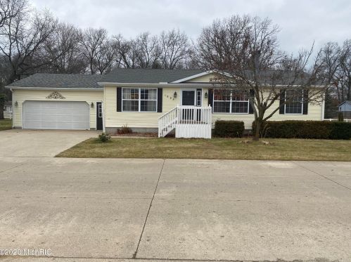 1893 Latas Ln, Meskegon MI 49442-6835 exterior