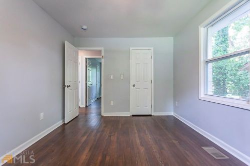 1899 Boulderview Dr, Atlanta GA  30316-4203 exterior