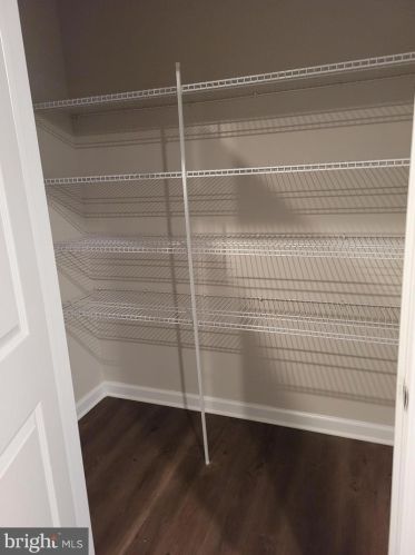 943 Halifax Pl, Trenton NJ  08619-2070 exterior