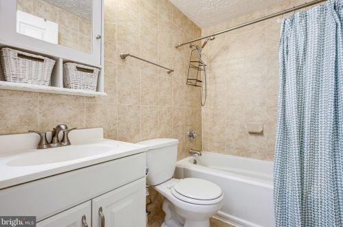 8311 Claremont Wood Dr, Alexandria VA 22309-1895 exterior