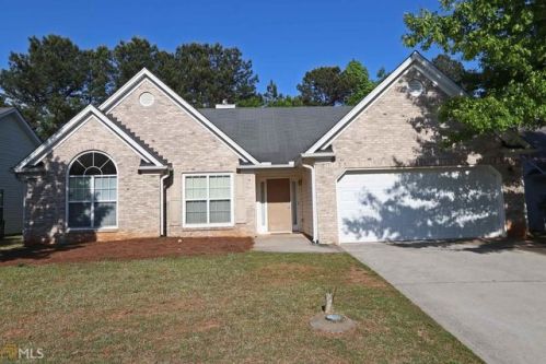 2797 Hillvale Cove Dr, Lithonia, GA 30058-1872