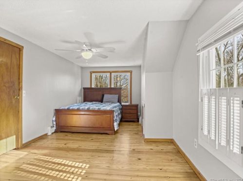 44 New Place St, Wallingford CT  06492-2237 exterior