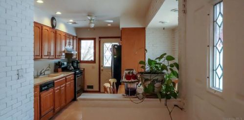 17 Eustace Dr, Commack NY 11725-5318 exterior