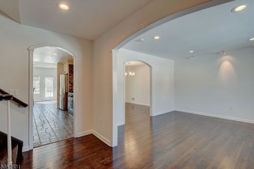 7 Alcott Dr, Livingston NJ  07039-1223 exterior