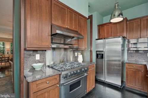 1406 Swann St, Washington DC  20009-3904 exterior