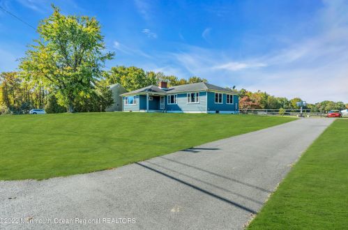 7 Applegate Ln, Plumsted Township NJ 08533-1303 exterior