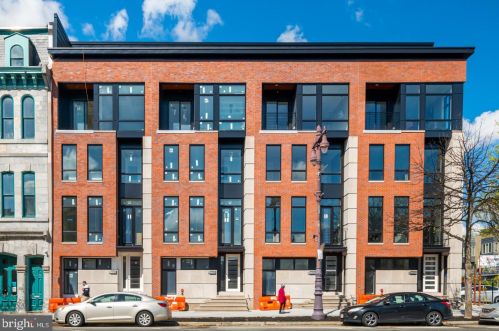 722 Broad St, Philadelphia PA 19146-3119 exterior