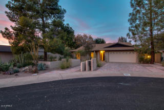 1814 Harmont Dr, Phoenix AZ  85020-3943 exterior