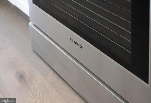 10314 Grosvenor Pl, Rockville MD 20852 exterior