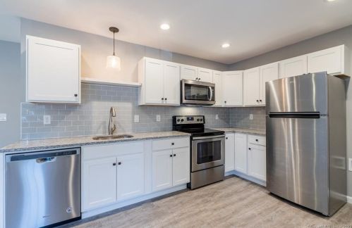 121 Route 32, Uncasville CT  exterior