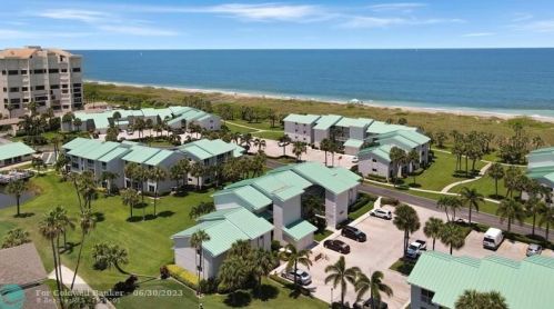 2400 Ocean Dr, Fort Pierce FL  81111-8018 exterior