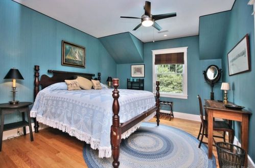 64 Bayberry Ln, Westport CT 06880-4031 exterior