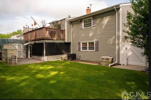 90 Tammy Pl, Iselin, NJ 08830-2816