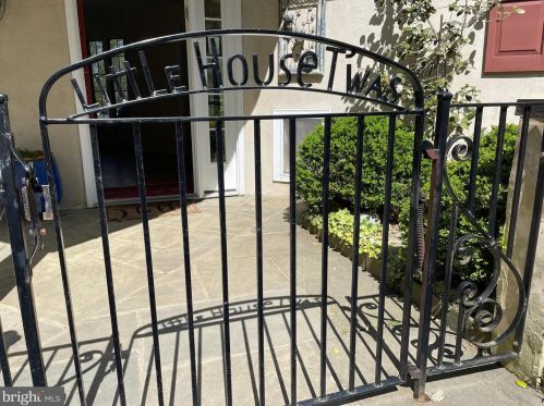 1936 Paper Mill Rd, Huntingdon Valley PA 19006-5814 exterior