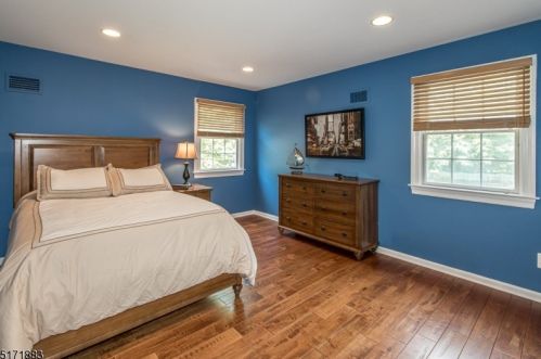 10 Marion Ln, Scotch Plains NJ 07076-2925 exterior