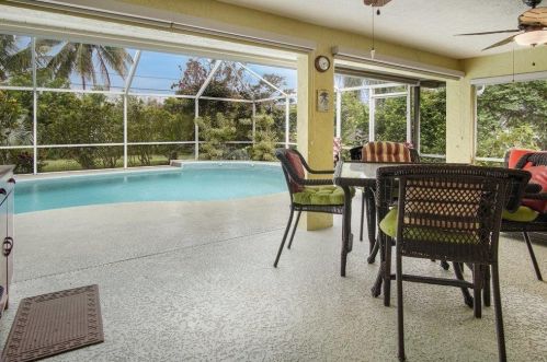 241 Dalton Cir, Fort Pierce FL 34953-5846 exterior