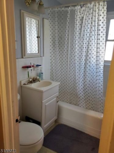 166 Newman St, Metuchen NJ 08840-2642 exterior