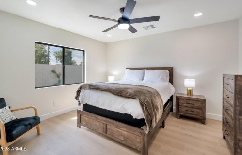 8001 11th Ave, Phoenix AZ  85021-5626 exterior