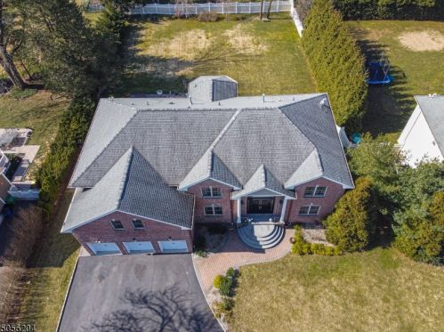 281 Summit Rd, Mountainside, NJ 07092-2309