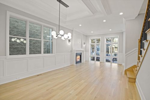 1323 Nelson St, Chicago IL 60657-3103 exterior