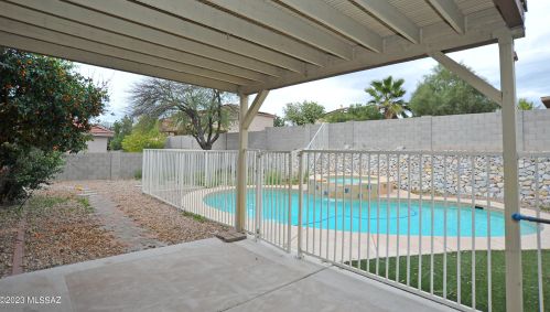 8517 Ramona Madera Ln, Tucson AZ  85747-5712 exterior
