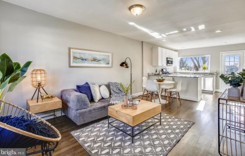 1343 Dexter Ter, Washington, DC 20020-5203