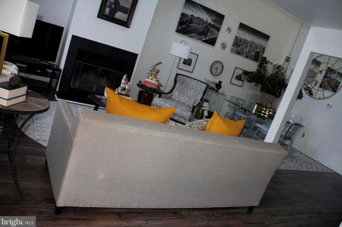 6 Rebecca Ct, Trenton NJ 08628-3339 exterior