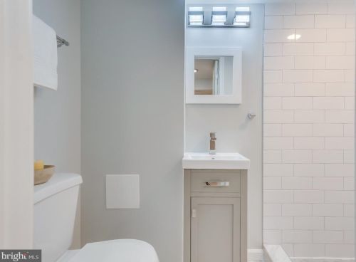 635 Emerson St, Washington DC 20017-2352 exterior