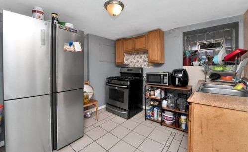 6030 California, Chicago IL 60659-3915 exterior