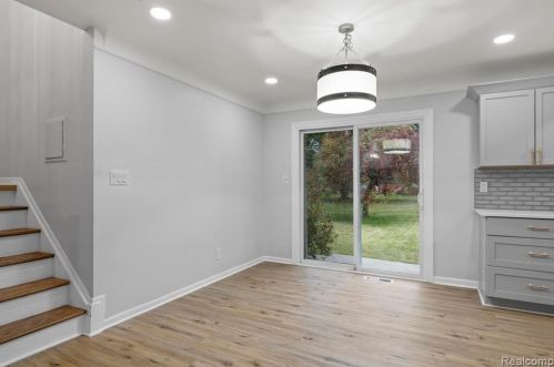 421 Beech Daly St, Dearborn Heights MI  48125-1000 exterior