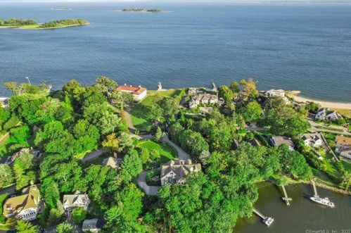 200 Byram Shr Rd, Greenwich CT 06830-6928 exterior